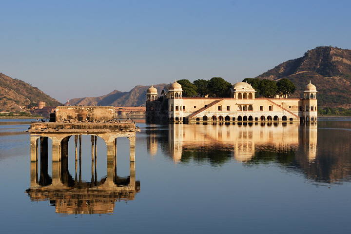 Jaipur Lake Palace